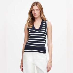 NWT Madewell Bouclé-Knit Sweater Tank
Vintage Ivory Juniper Berry Size M